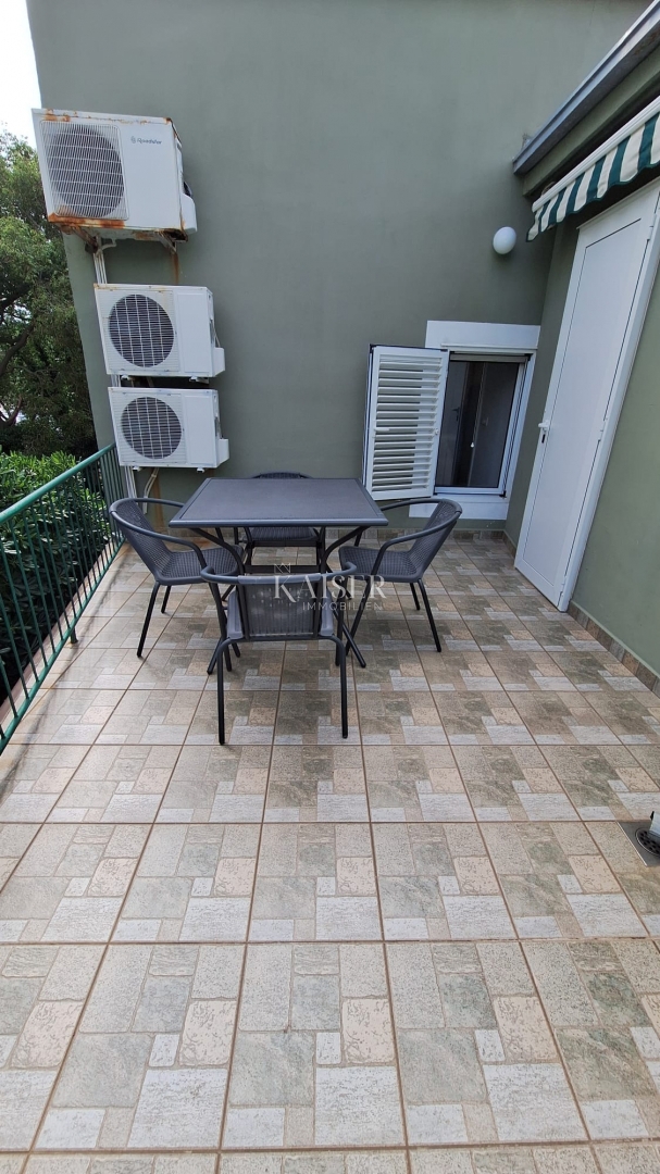 Isola di Krk, Punat - autentica casa in pietra in prima fila sul mare