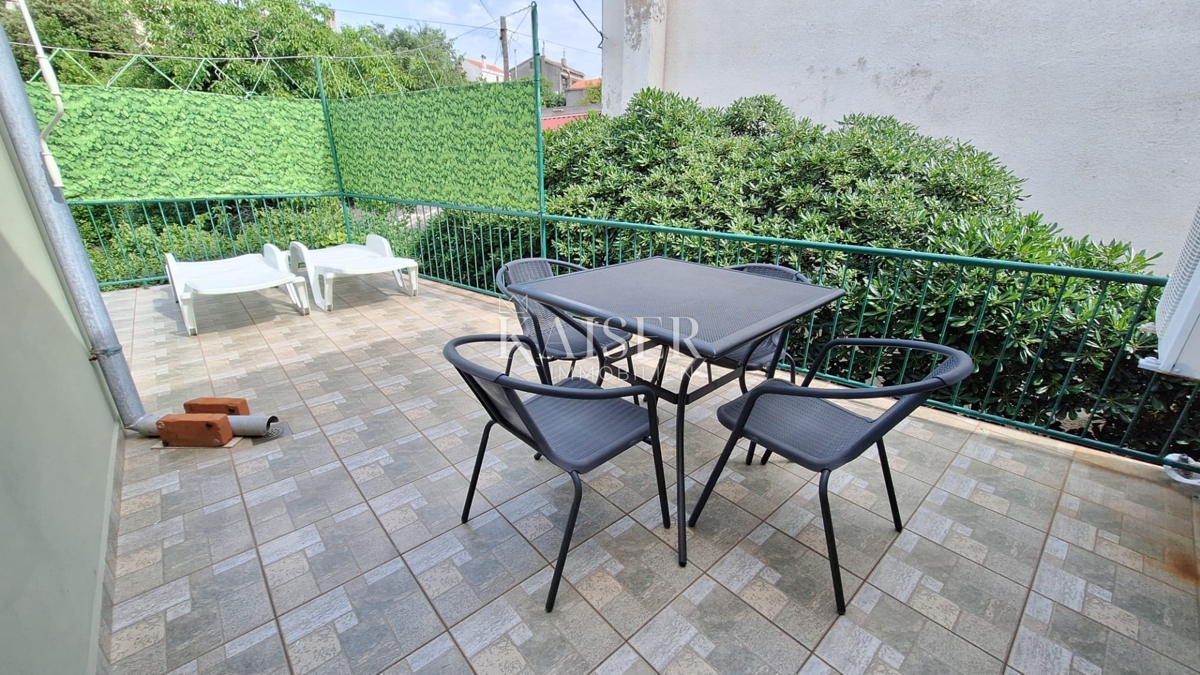 Isola di Krk, Punat - autentica casa in pietra in prima fila sul mare