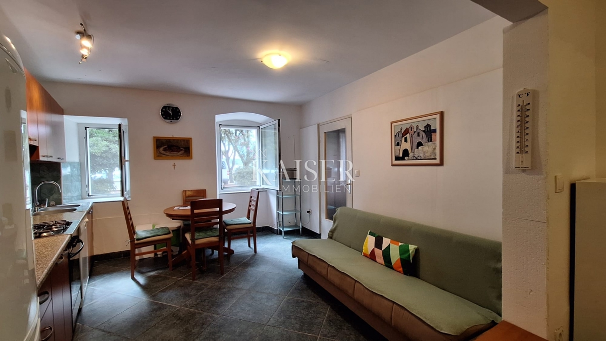 Isola di Krk, Punat - autentica casa in pietra in prima fila sul mare