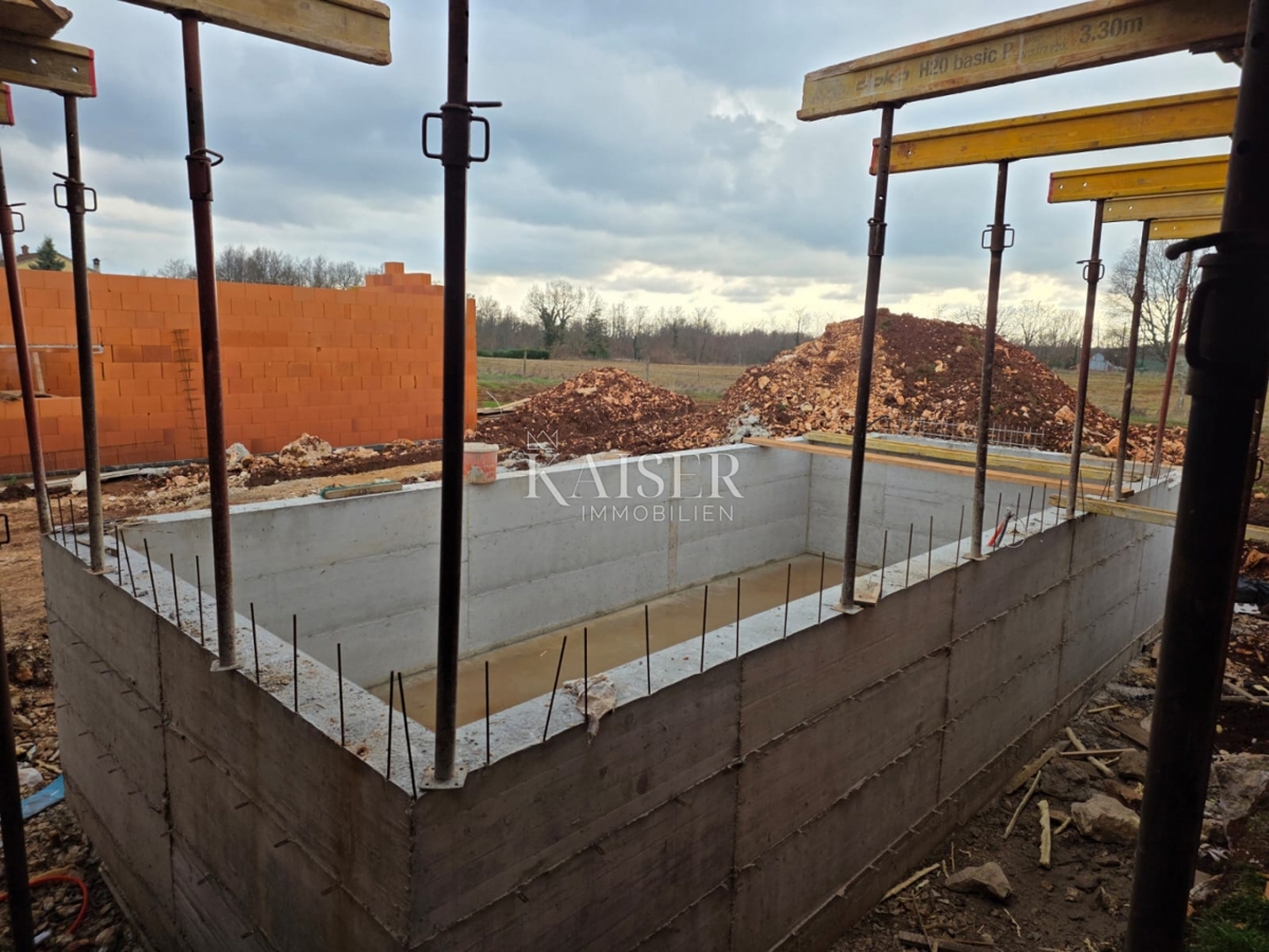 Istria, Žminj - casa a un piano con piscina