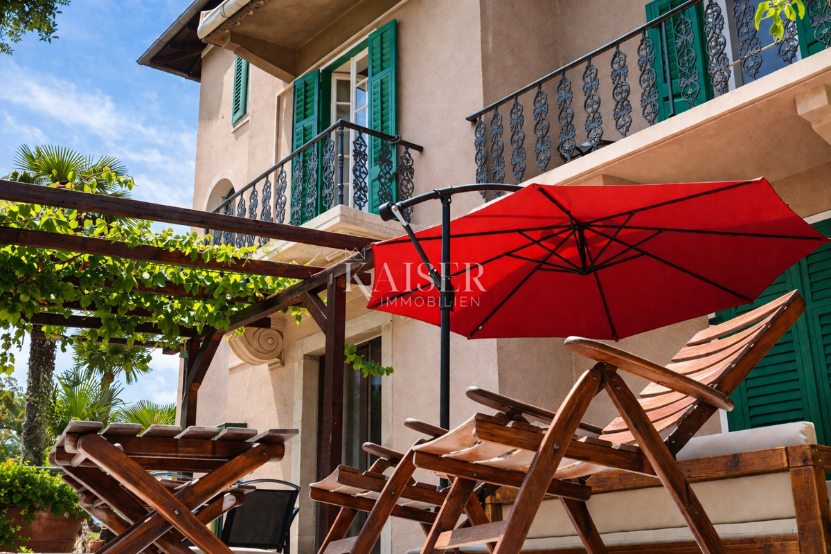 Centro di Opatija – Rara residenza con giardino in una villa storica, a 100 m dal mare