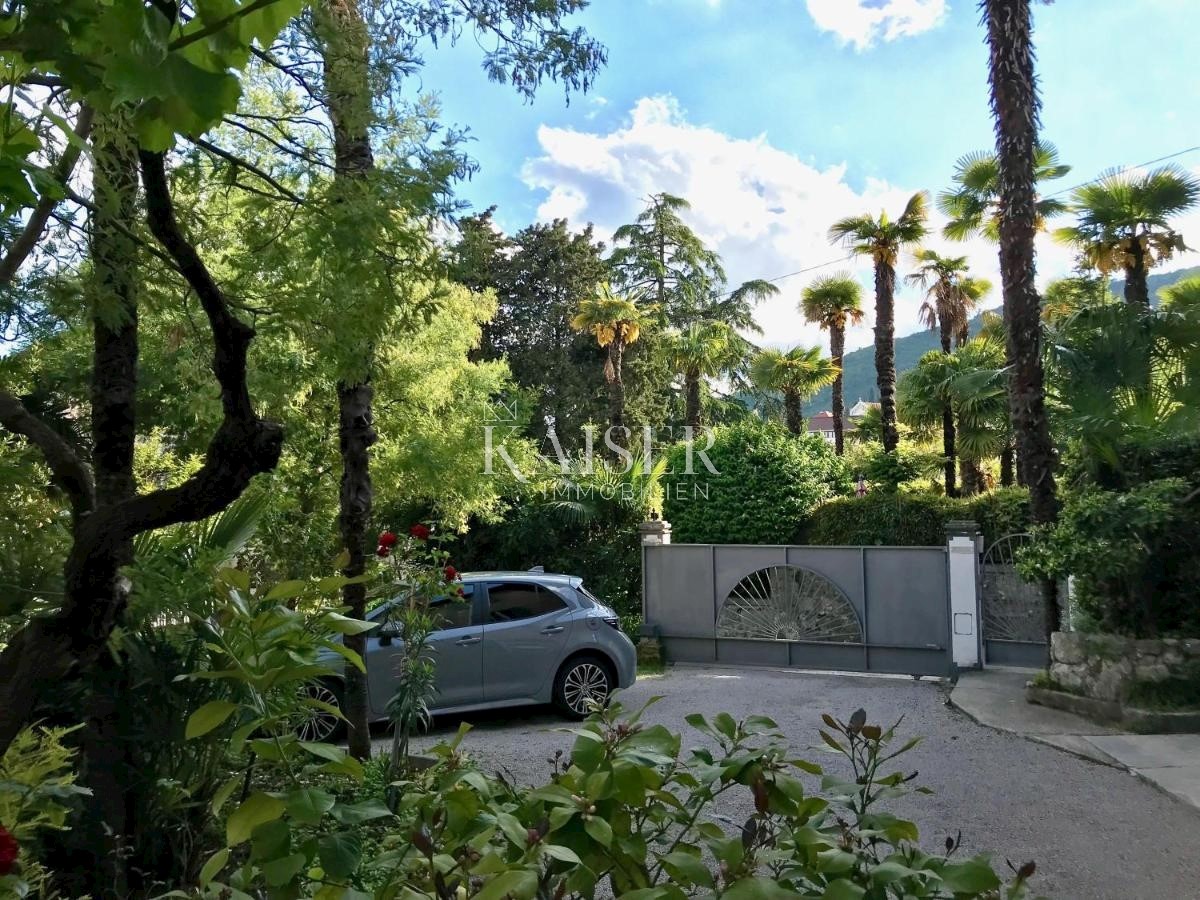 Opatija, Centro - Appartamento su due piani in una villa nel cuore della città, 205 m2