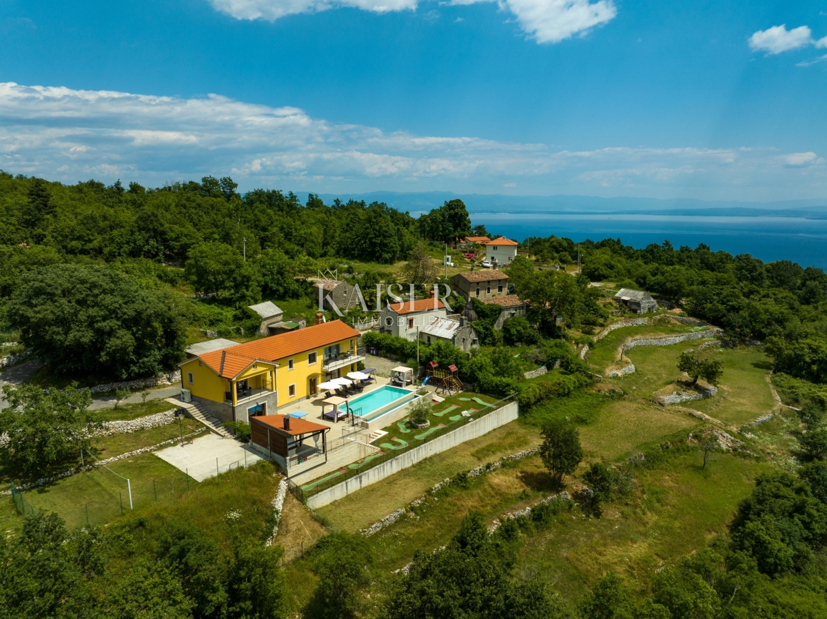  Ville Mošćenička Draga, 240m2