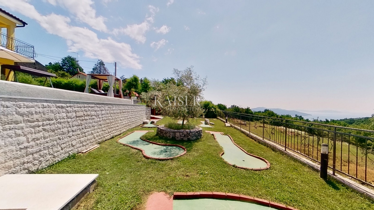  Ville Mošćenička Draga, 240m2