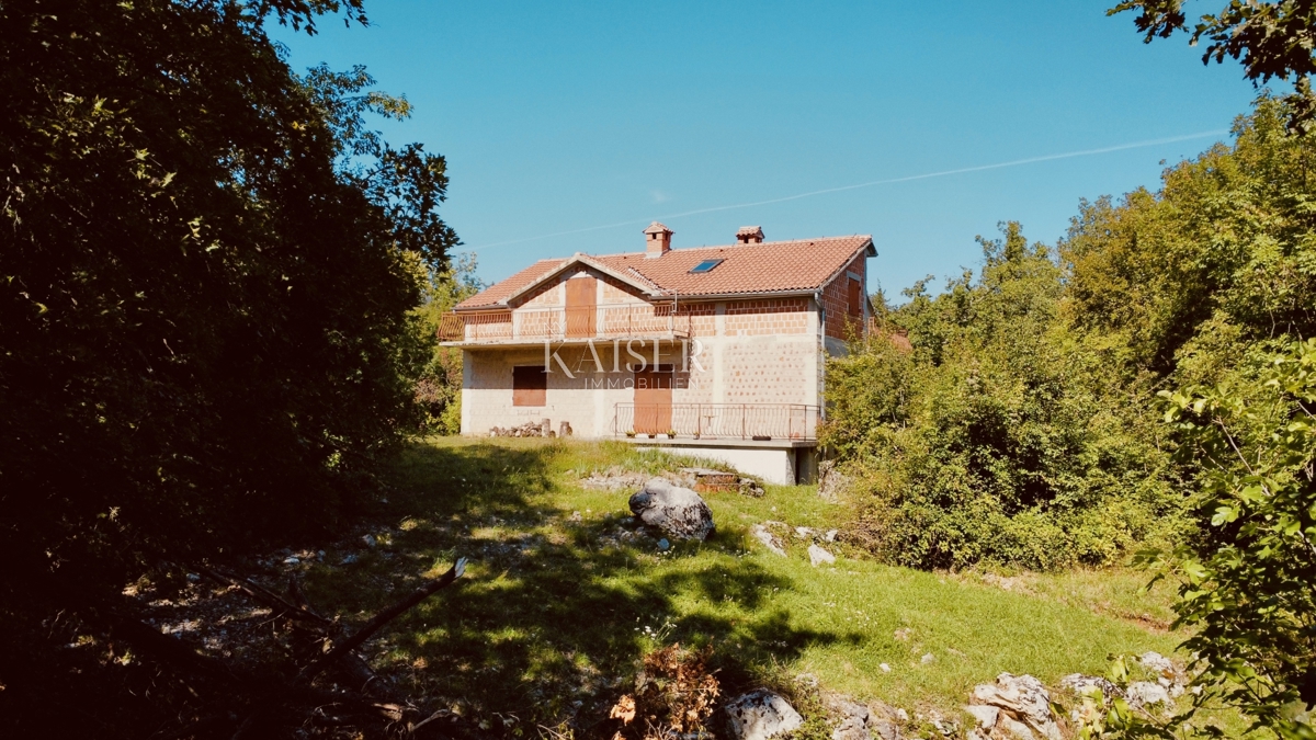 Veprinac – Casa familiare con ampio terreno in mezzo alla natura