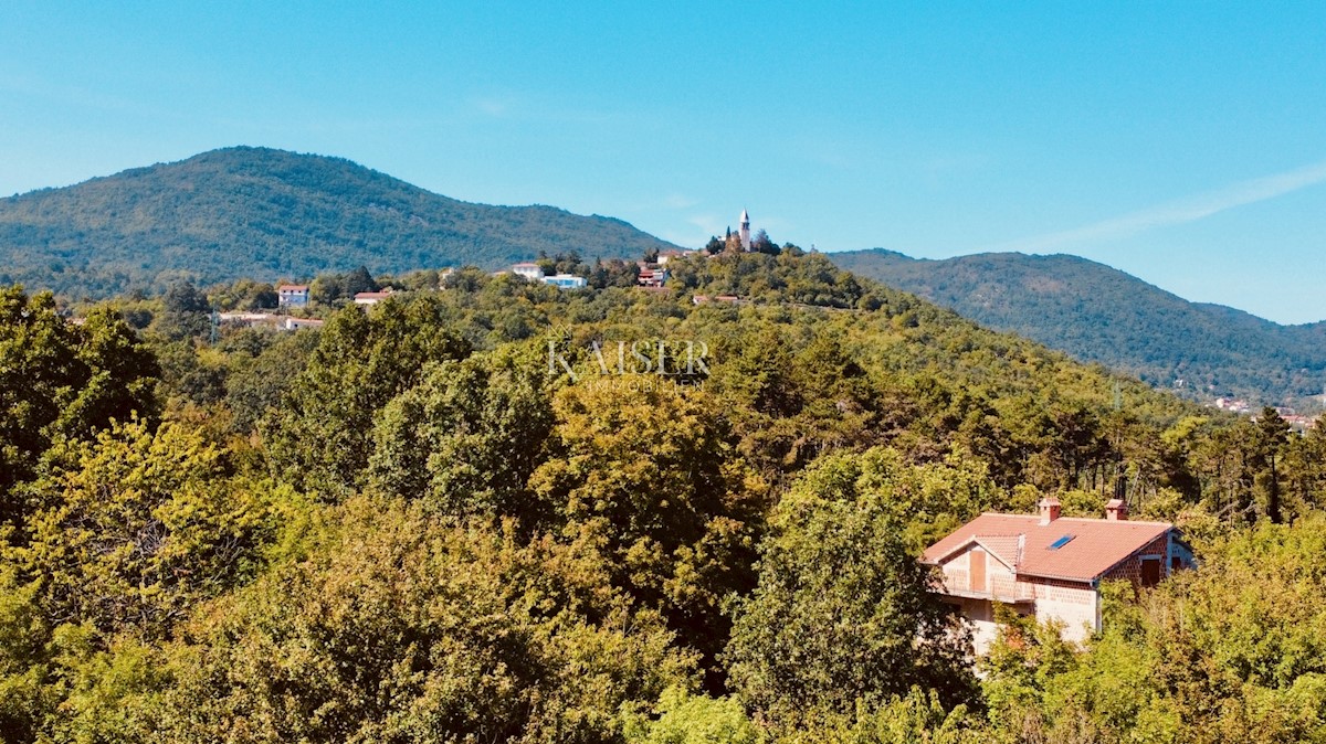 Veprinac – Casa familiare con ampio terreno in mezzo alla natura