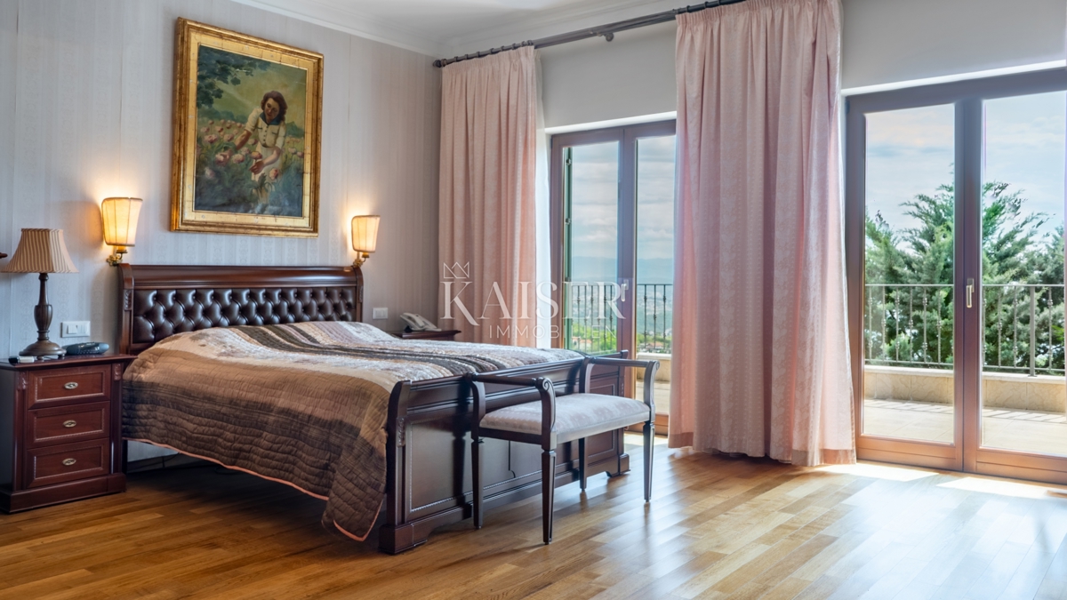 Riviera di Abbazia, villa con piscina