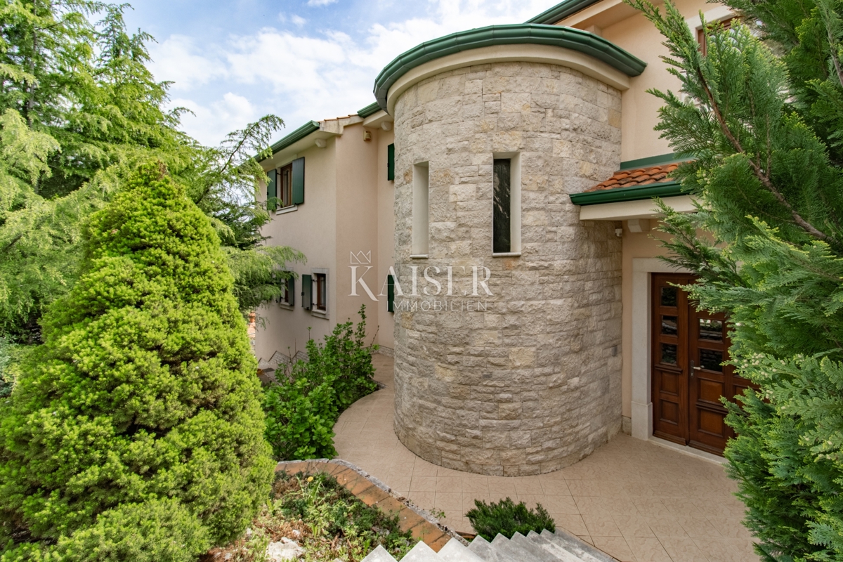 Riviera di Abbazia, villa con piscina