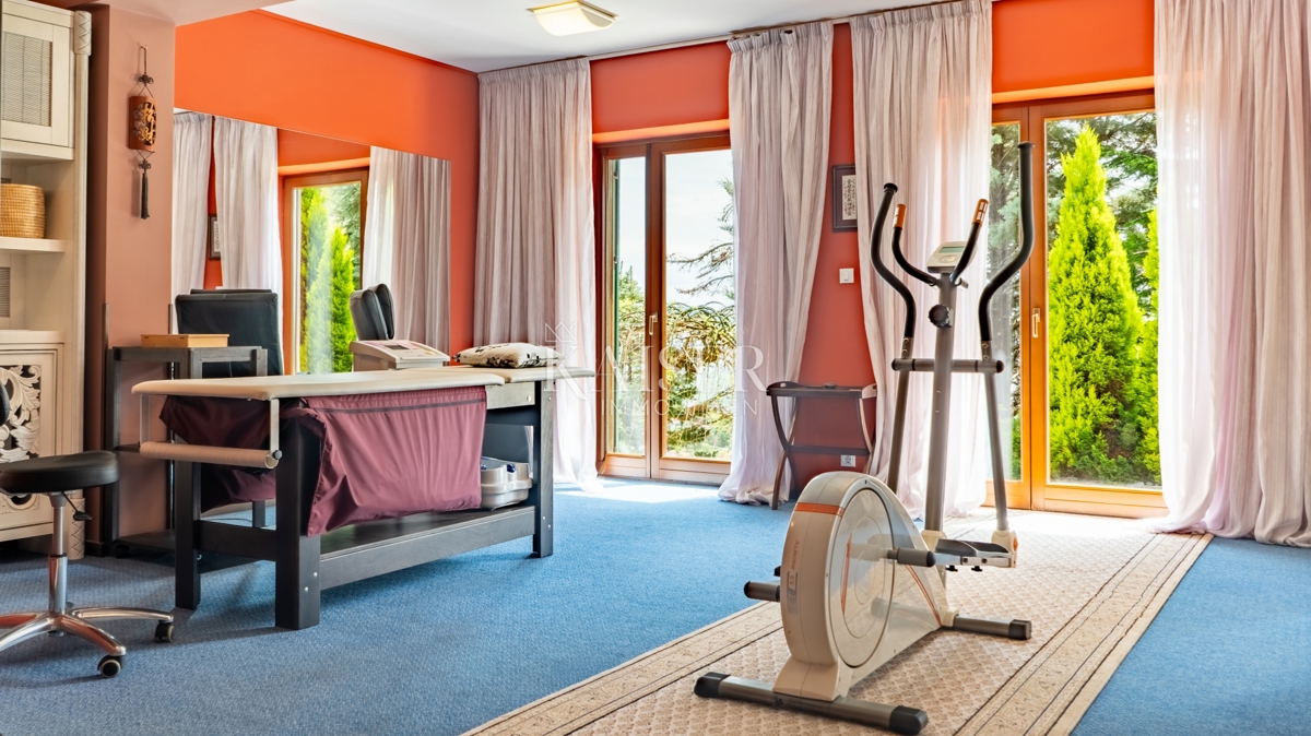 Riviera di Abbazia, villa con piscina