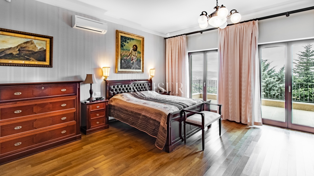 Riviera di Abbazia, villa con piscina