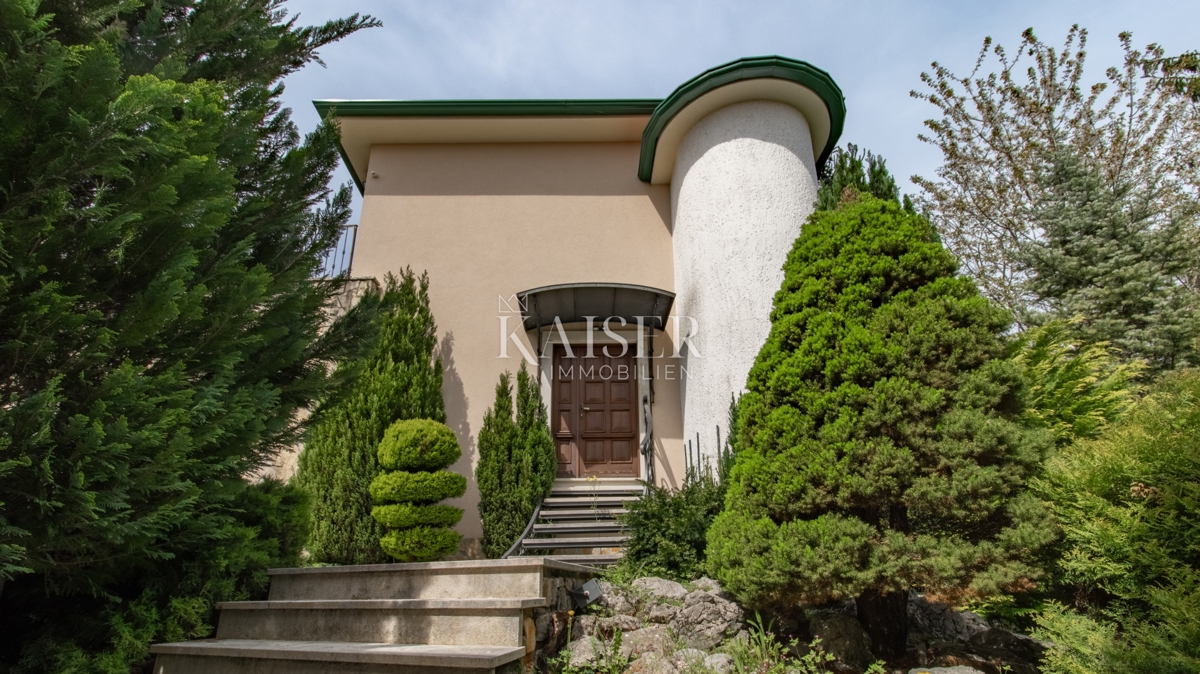 Riviera di Abbazia, villa con piscina