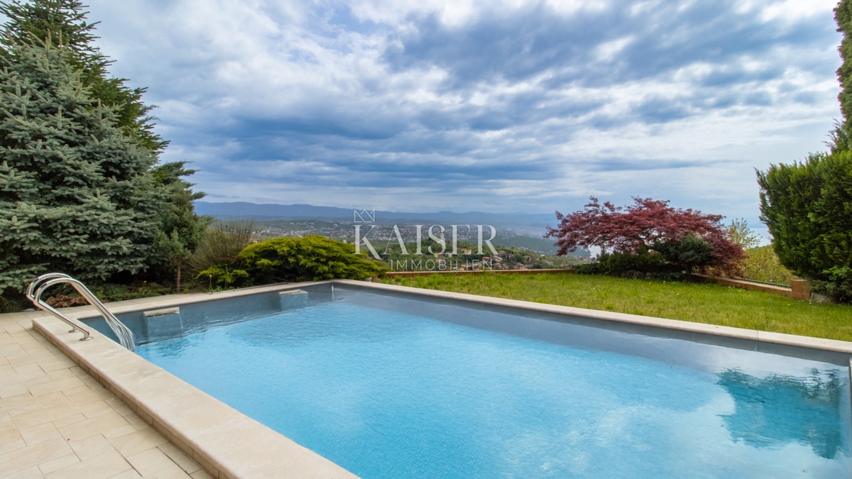 Riviera di Abbazia, villa con piscina