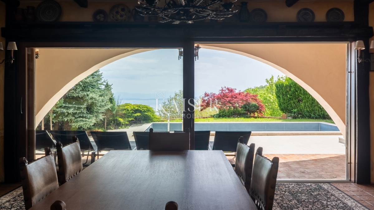 Riviera di Abbazia, villa con piscina