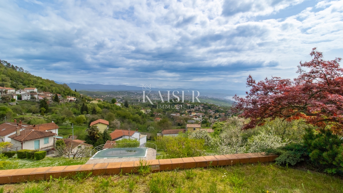 Riviera di Abbazia, villa con piscina
