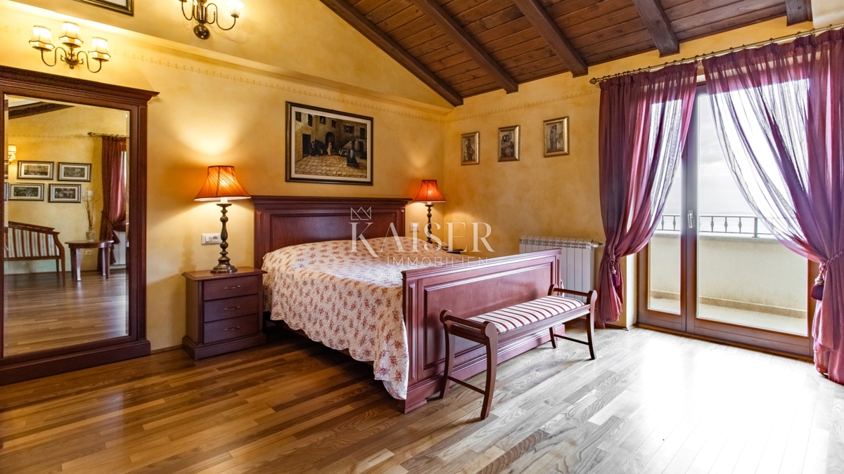 Riviera di Abbazia, villa con piscina