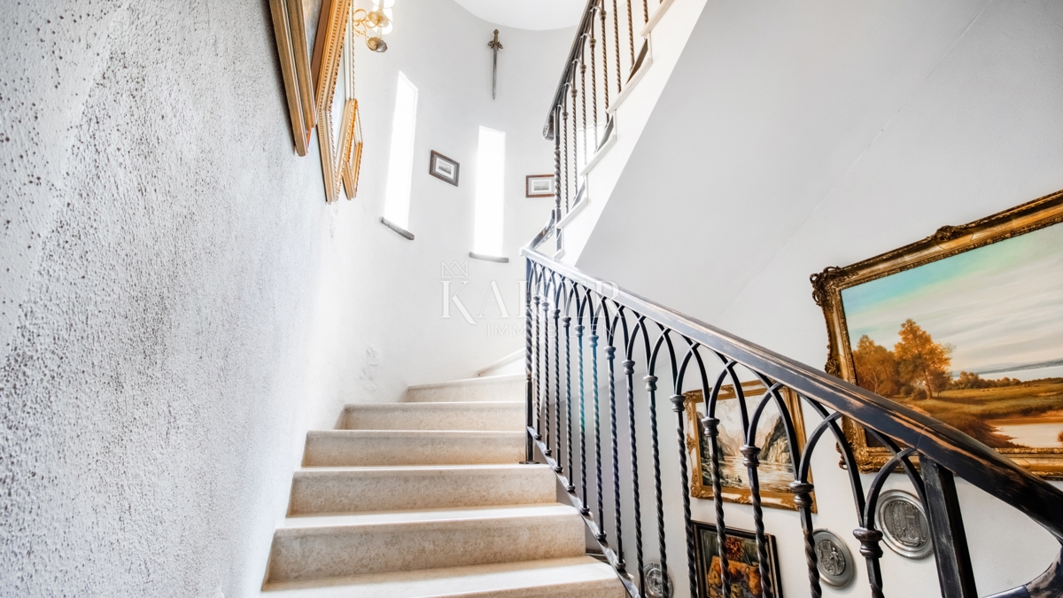 Riviera di Abbazia, villa con piscina