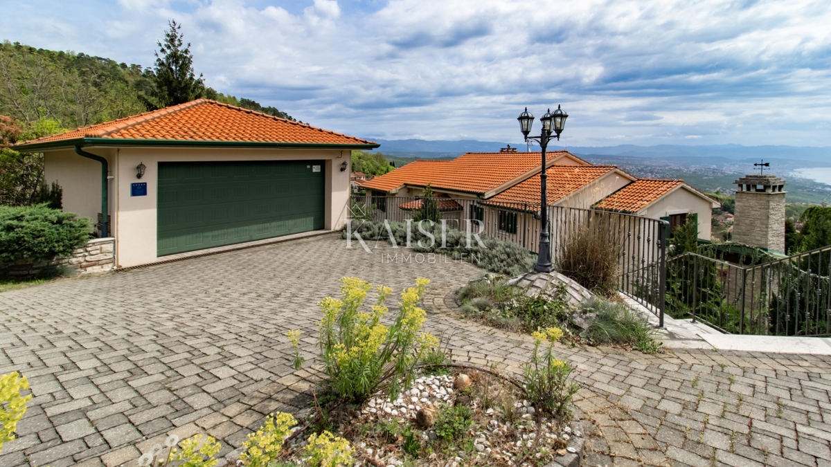 Riviera di Abbazia, villa con piscina