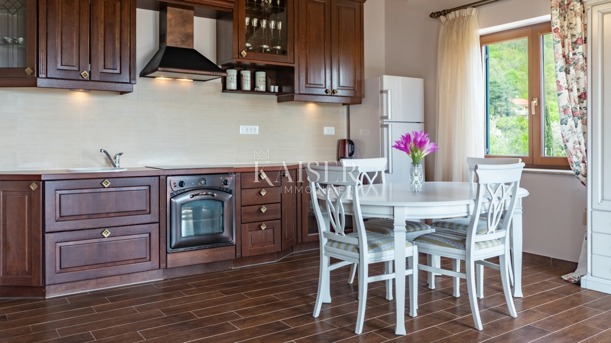 Riviera di Abbazia, villa con piscina