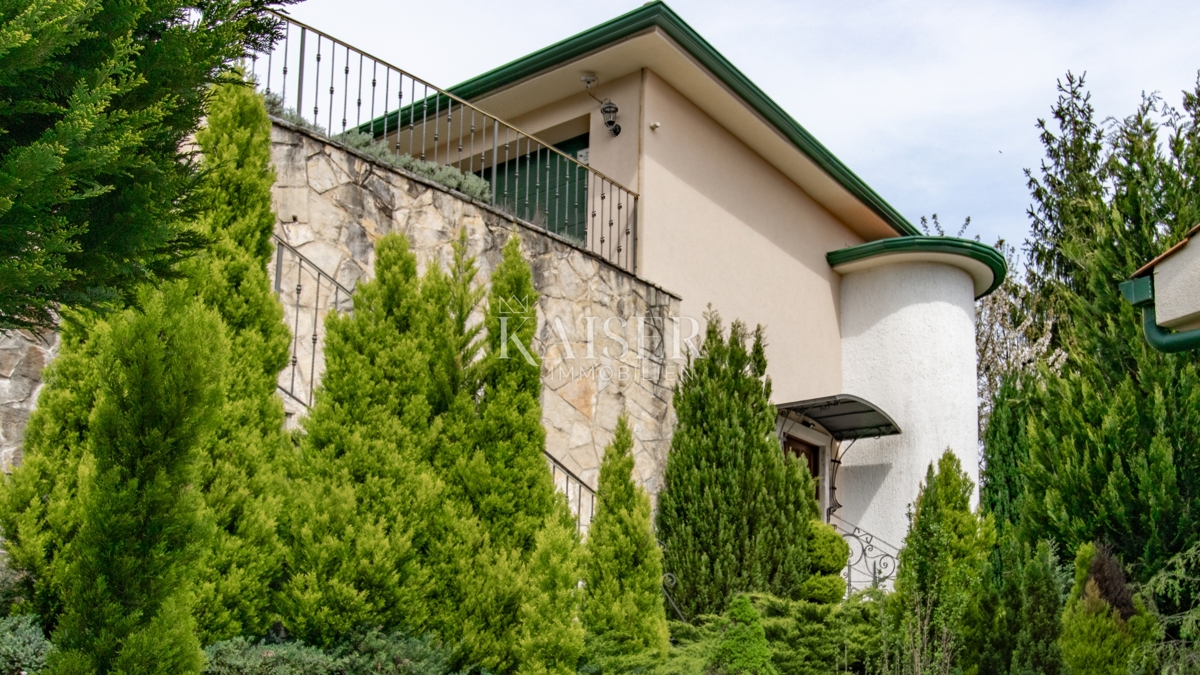 Riviera di Abbazia, villa con piscina