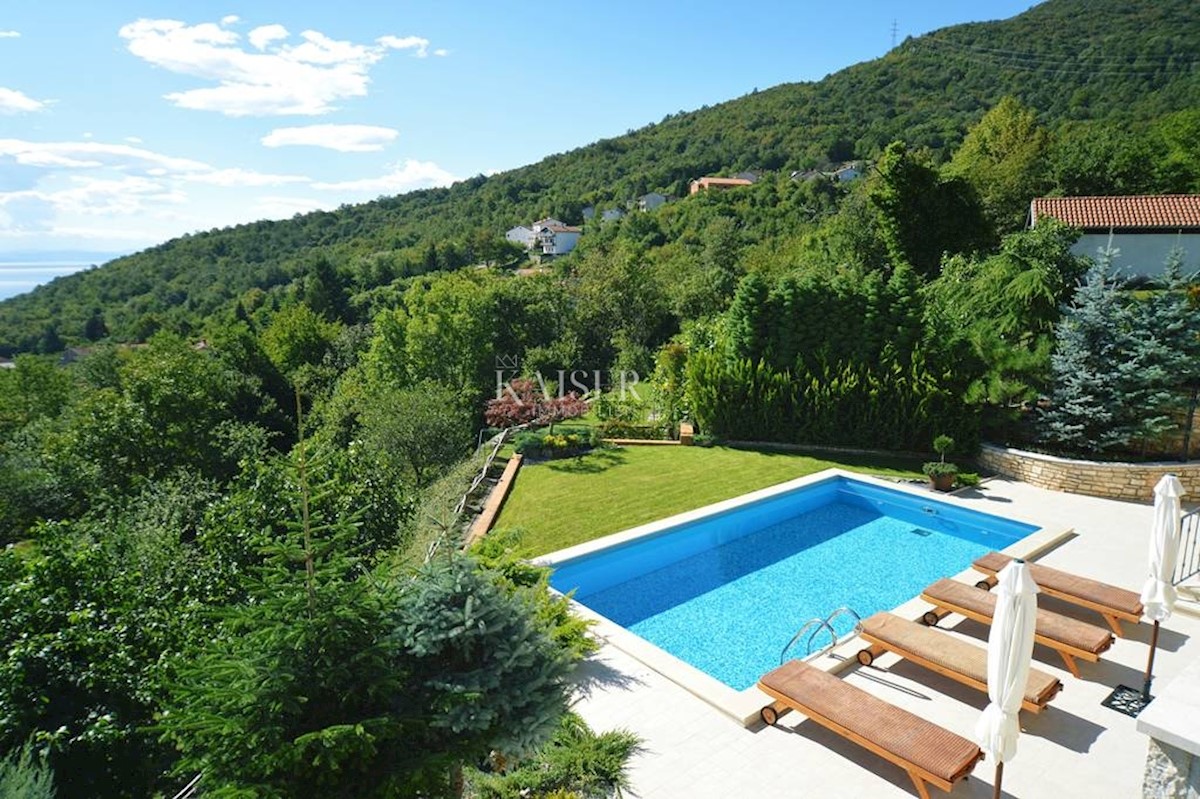 Riviera di Abbazia, villa con piscina