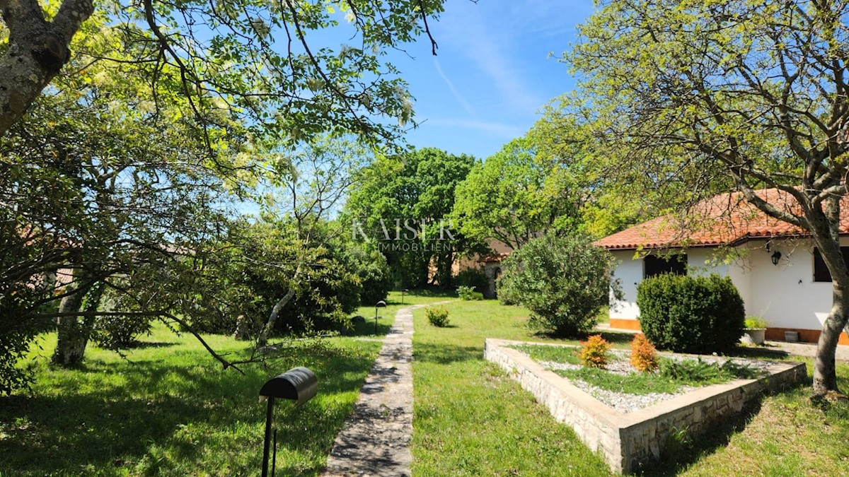 Istria, Šumber - Casa con giardino di 2100 m2