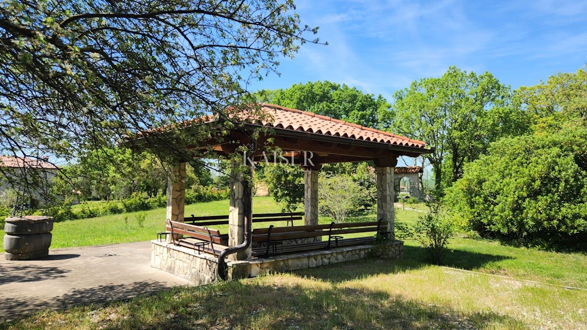 Istria, Šumber - Casa con giardino di 2100 m2