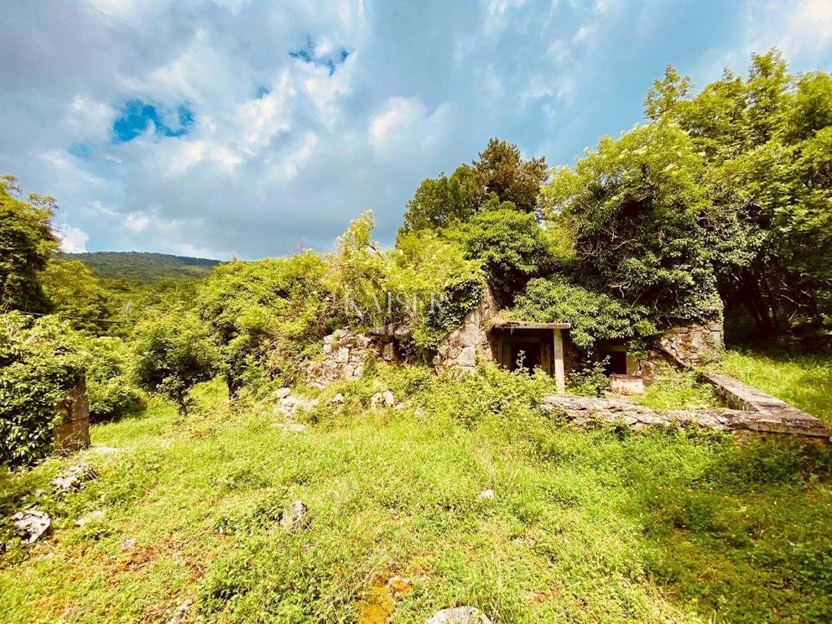 MOŠČENIĆKA DRAGA - Dintorni, terreno in una posizione attraente