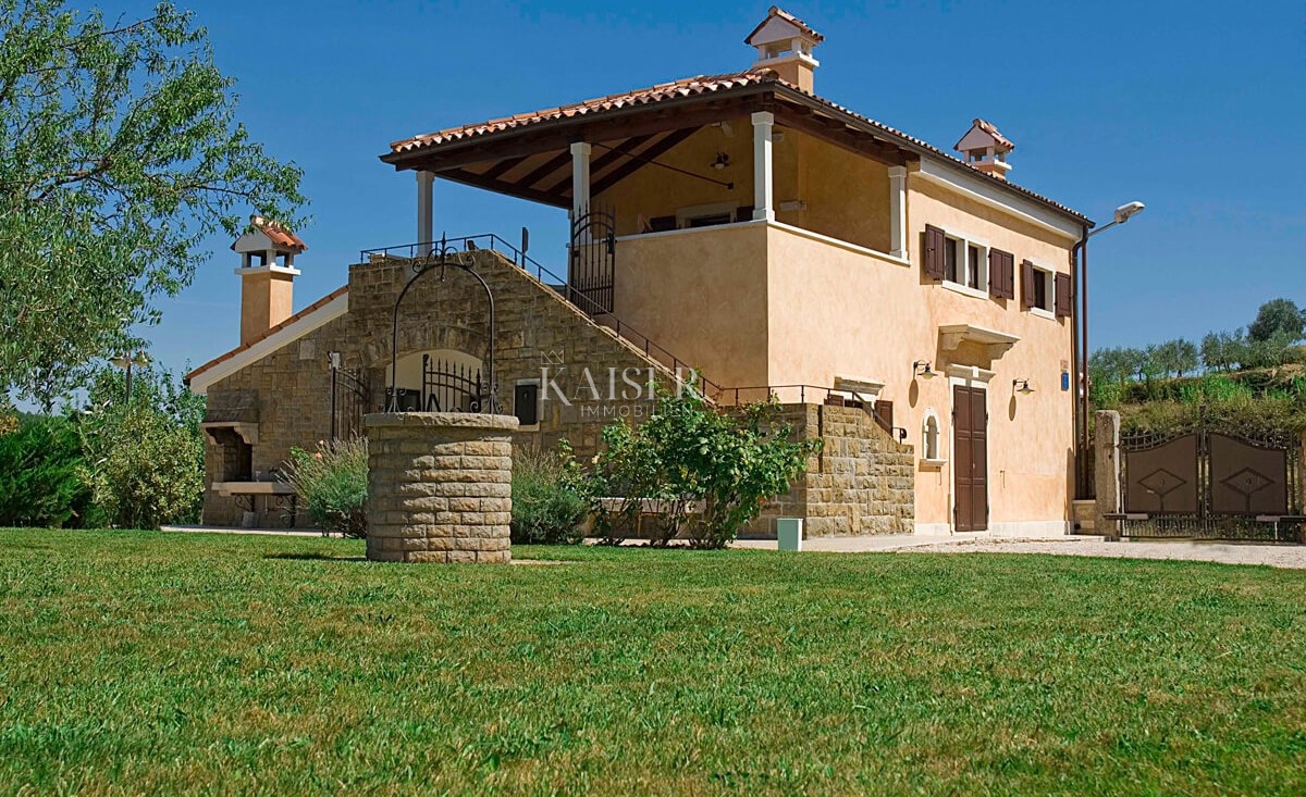  Ville Momjan, Buje, 160m2