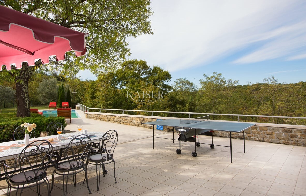  Ville Momjan, Buje, 160m2