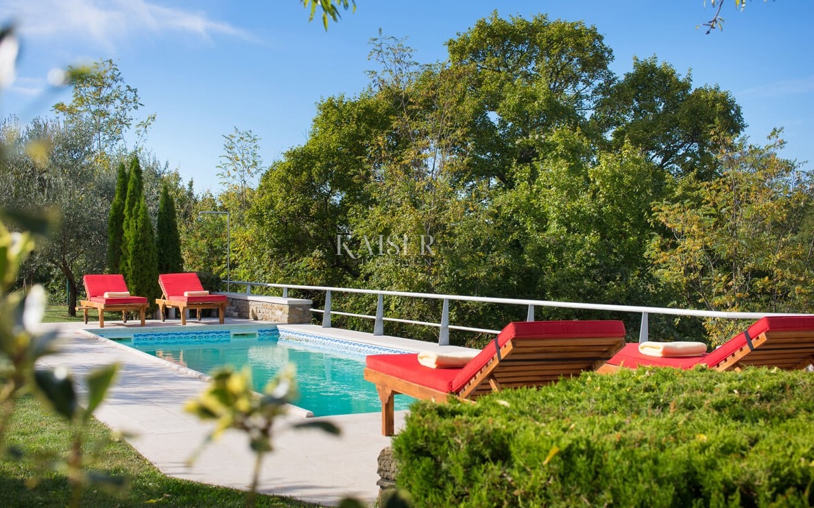  Ville Momjan, Buje, 160m2