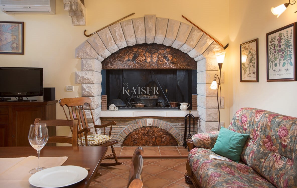  Ville Momjan, Buje, 160m2