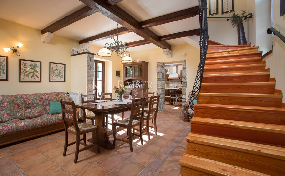  Ville Momjan, Buje, 160m2