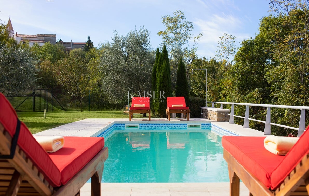  Ville Momjan, Buje, 160m2