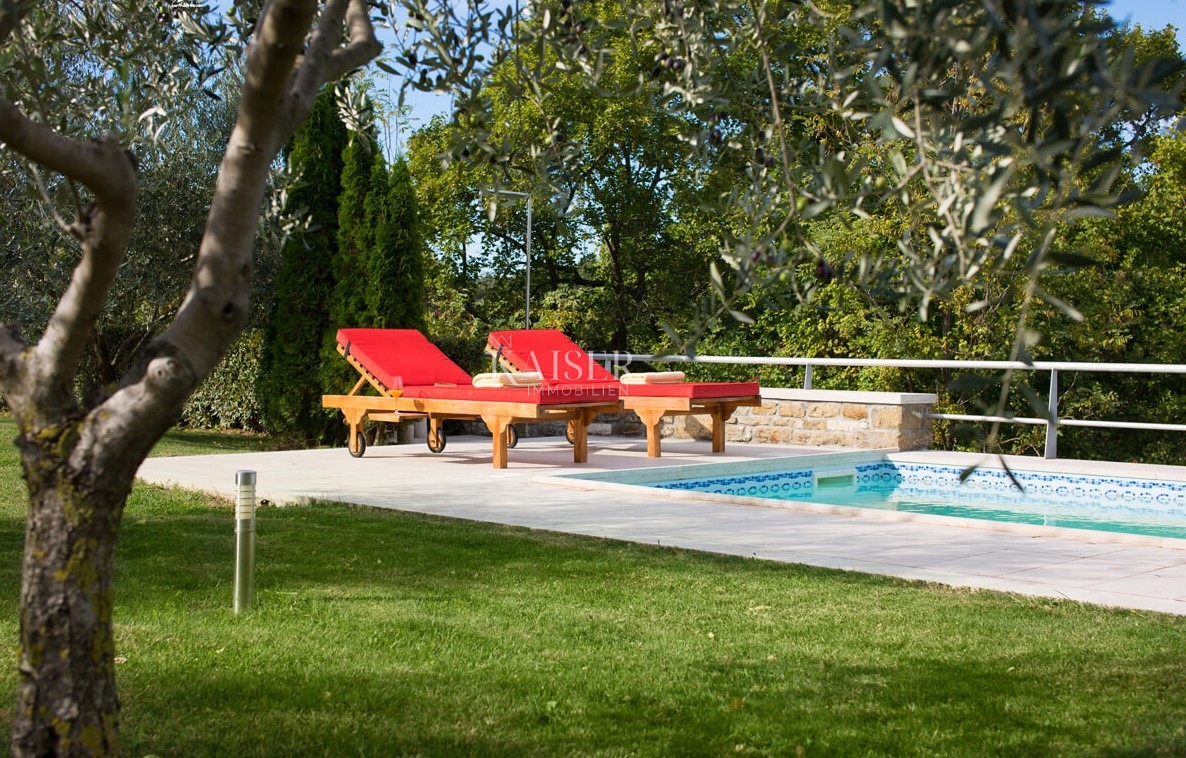  Ville Momjan, Buje, 160m2