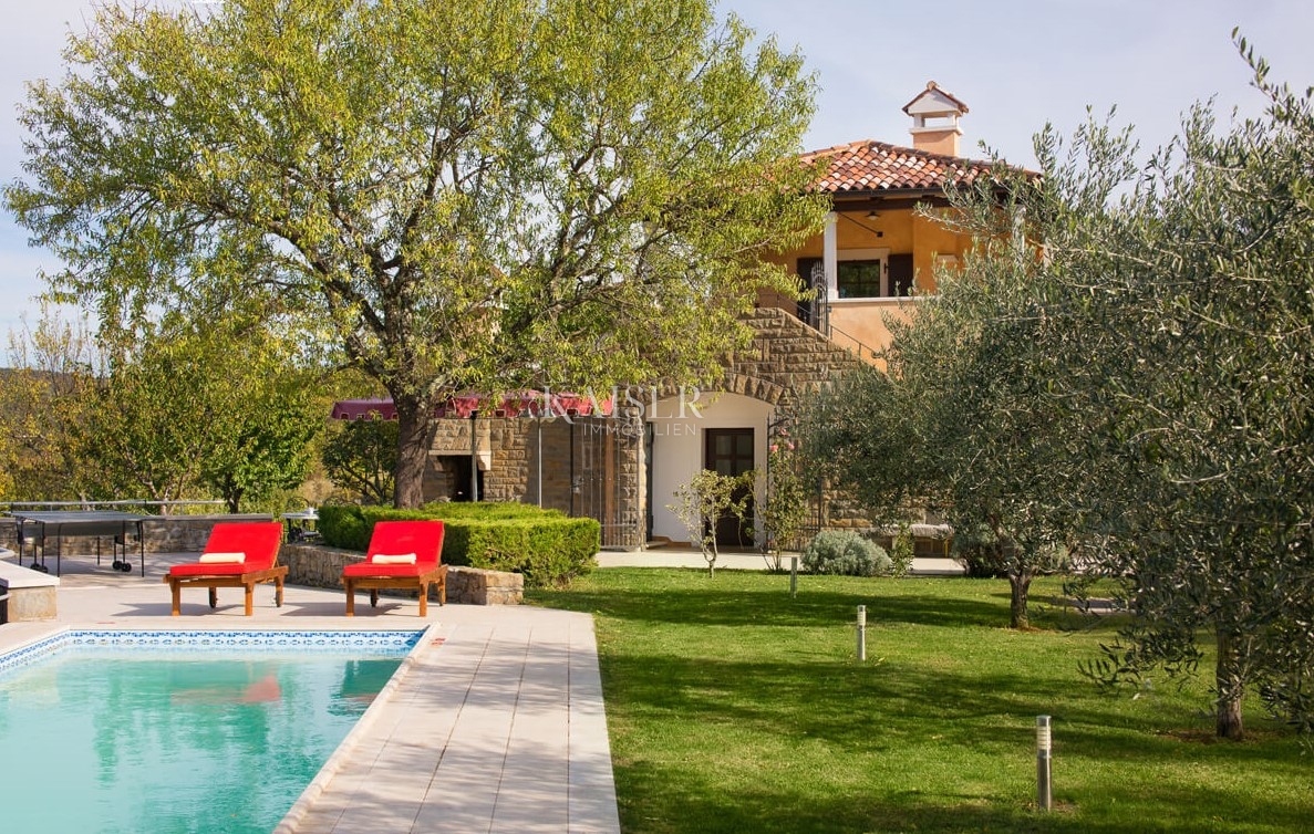  Ville Momjan, Buje, 160m2