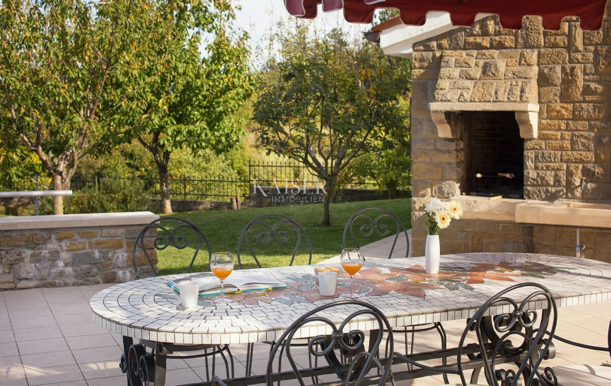  Ville Momjan, Buje, 160m2