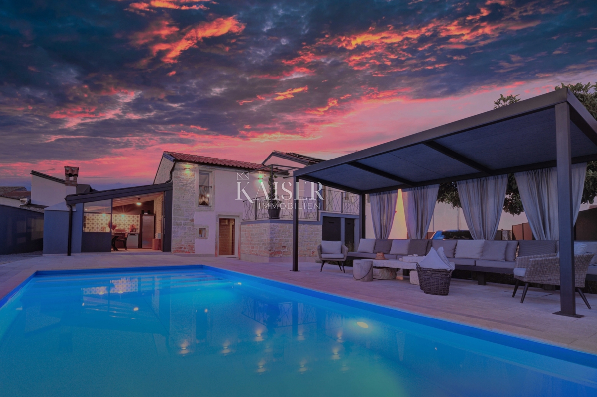 Istria, Sv. Lovreč villa in pietra con piscina