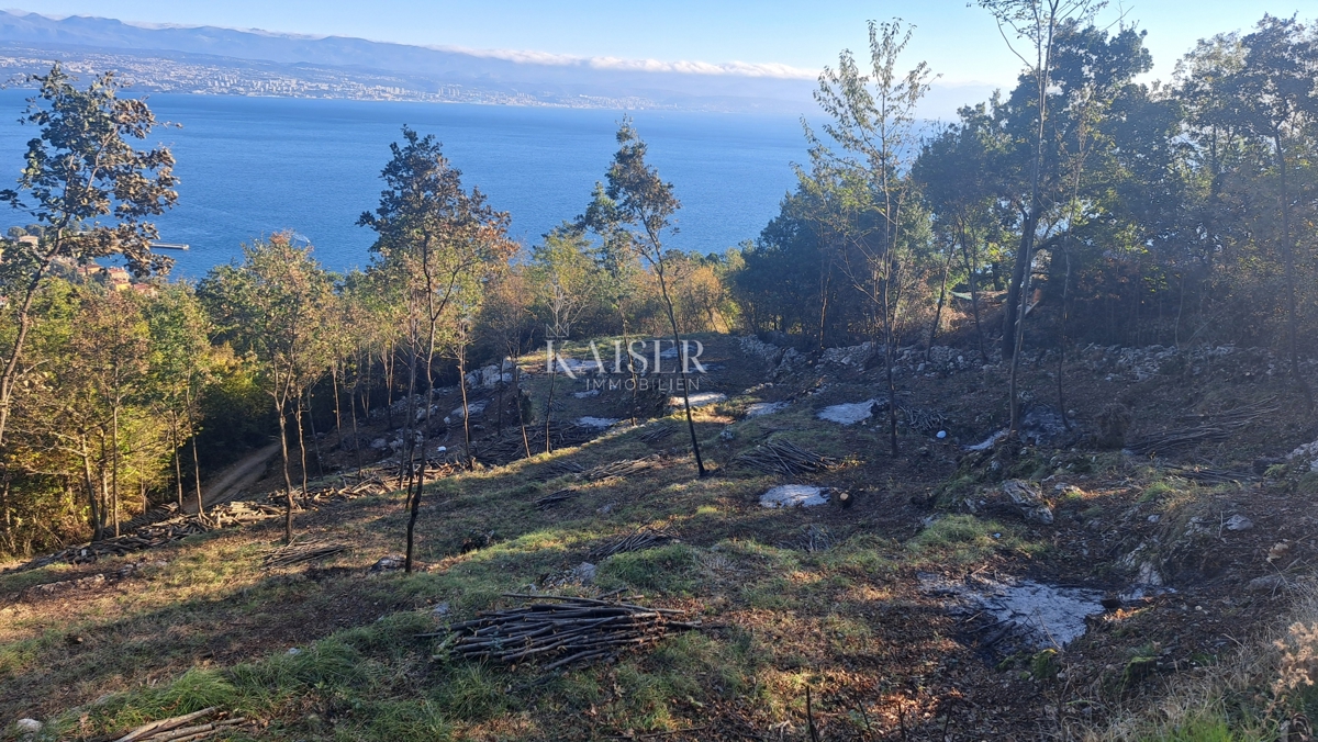 Земля під забудову Lovran, 2.950m2