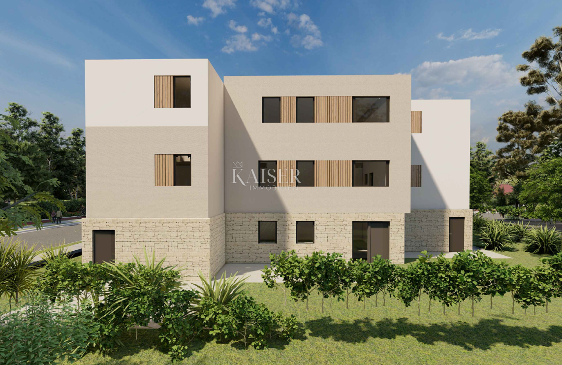 Istria - Parenzo, moderno appartamento con cortile vicino al mare