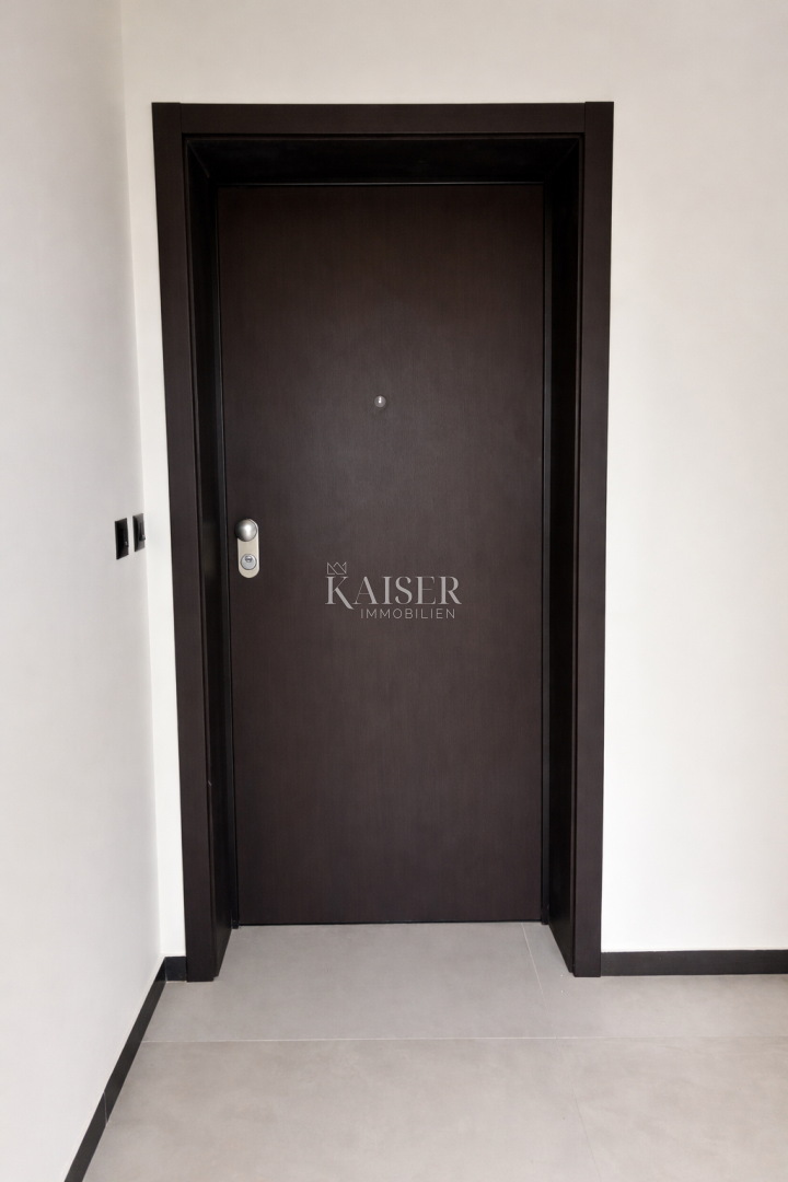 Attraente nuova costruzione con un appartamento a 200 metri dal mare