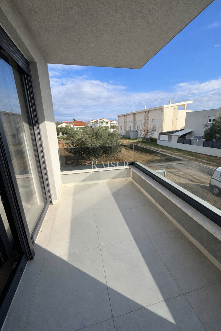 Attraente nuova costruzione con un appartamento a 200 metri dal mare