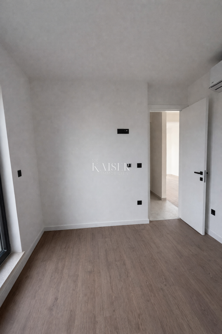 Zara, Privlaka appartamento di nuova costruzione vicino al mare (200m)