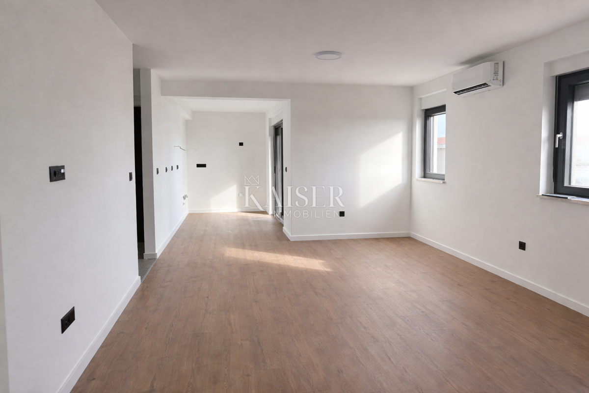 Zara, Privlaka appartamento di nuova costruzione vicino al mare (200m)