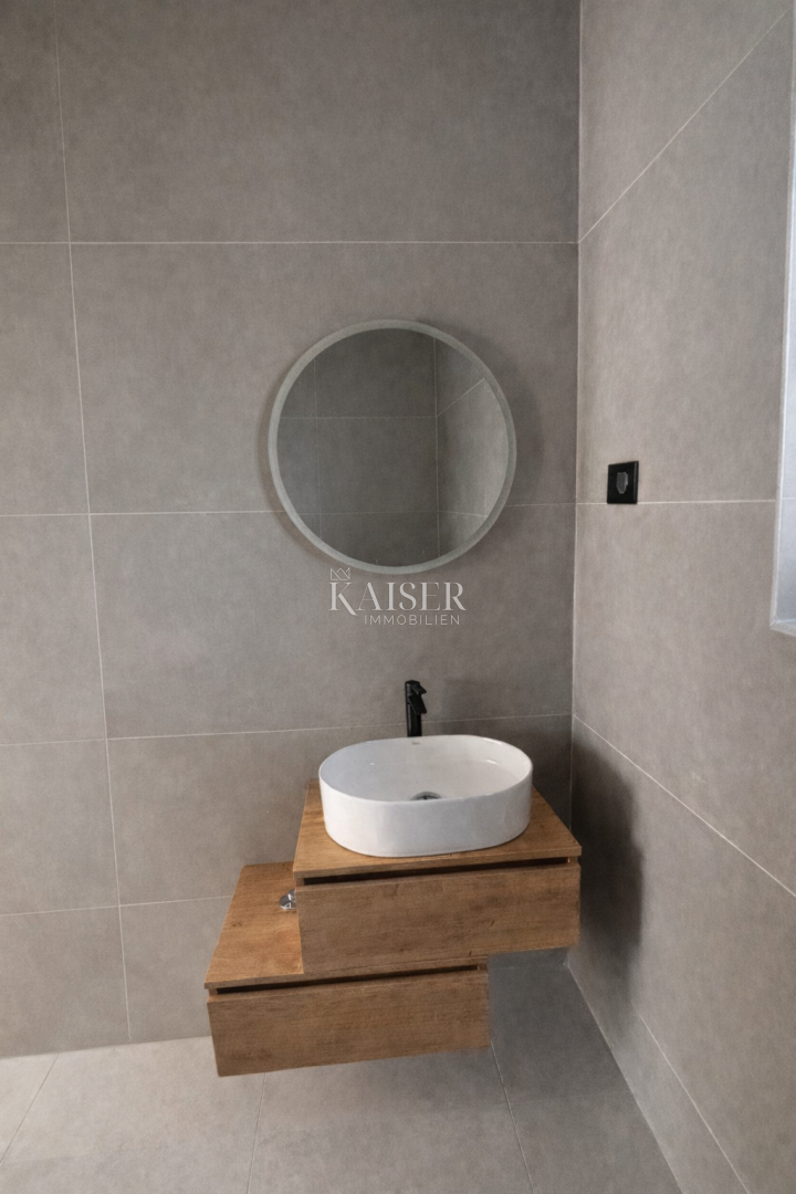 Zara, Privlaka appartamento di nuova costruzione vicino al mare (200m)