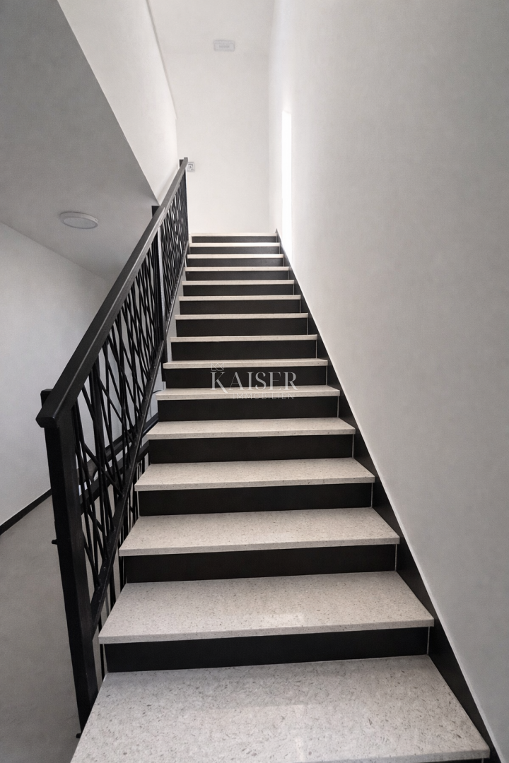 Zara, Privlaka appartamento di nuova costruzione vicino al mare (200m)