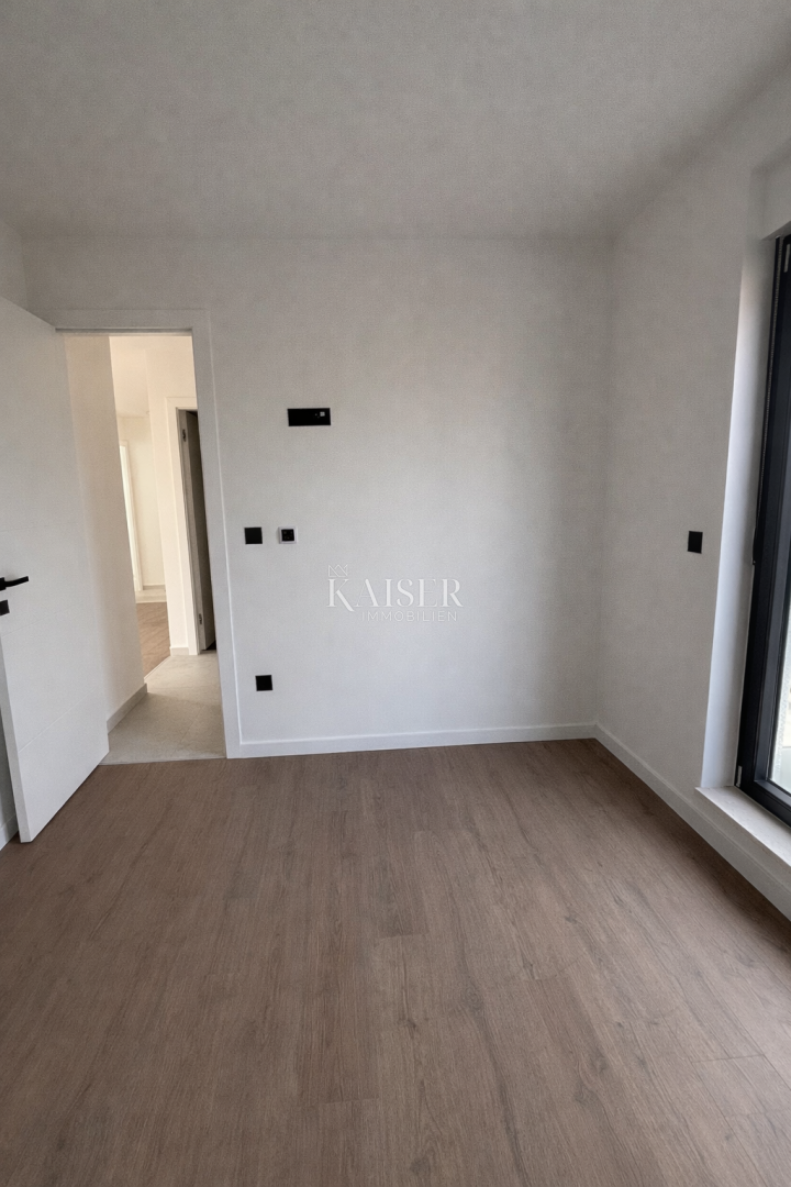 Zara, Privlaka appartamento di nuova costruzione vicino al mare (200m)