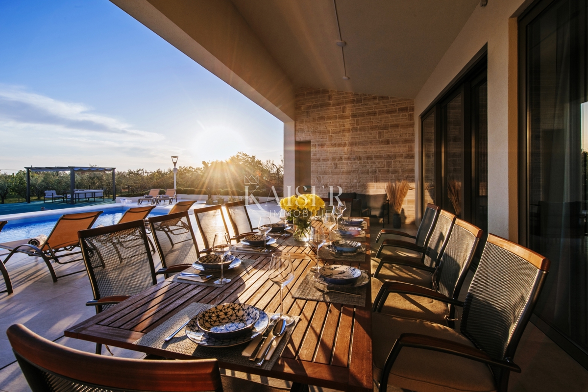 Casa Smoković, Zemunik Donji, 320m2