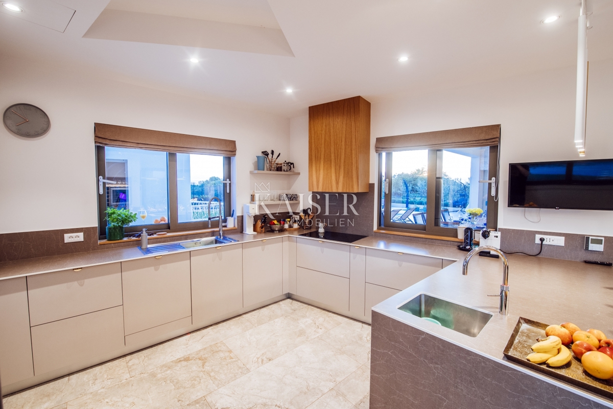 Casa Smoković, Zemunik Donji, 320m2