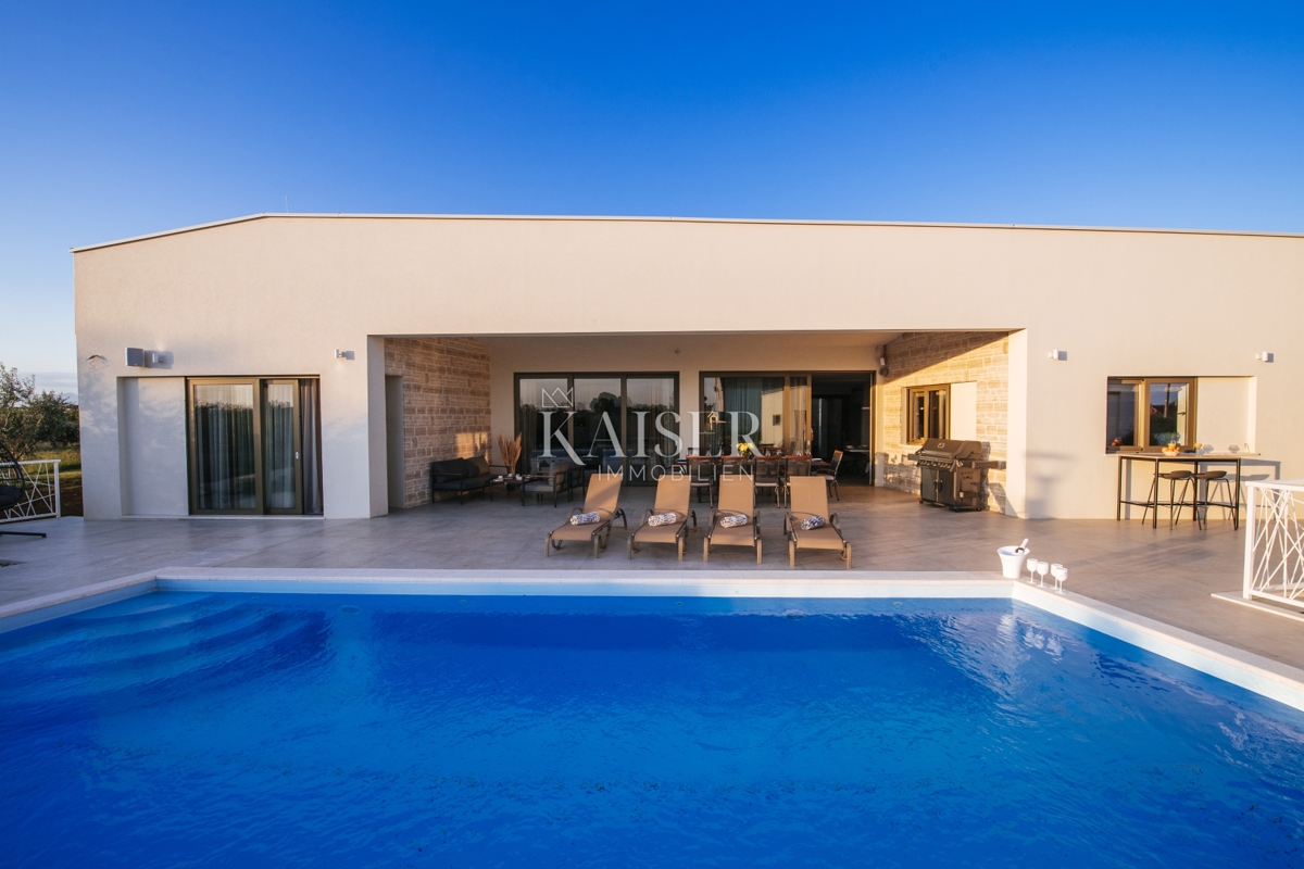 Casa Smoković, Zemunik Donji, 320m2