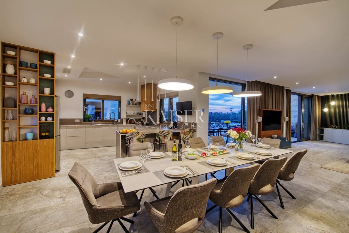 Casa Smoković, Zemunik Donji, 320m2